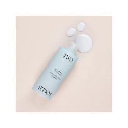 Two Poles Luminous Milk Essence 80ml textura